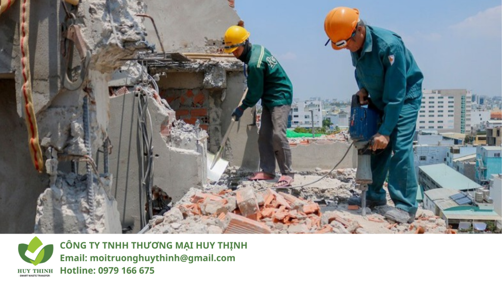 Thi công phá dỡ nhà ở, đặc biệt là các công trình cũ